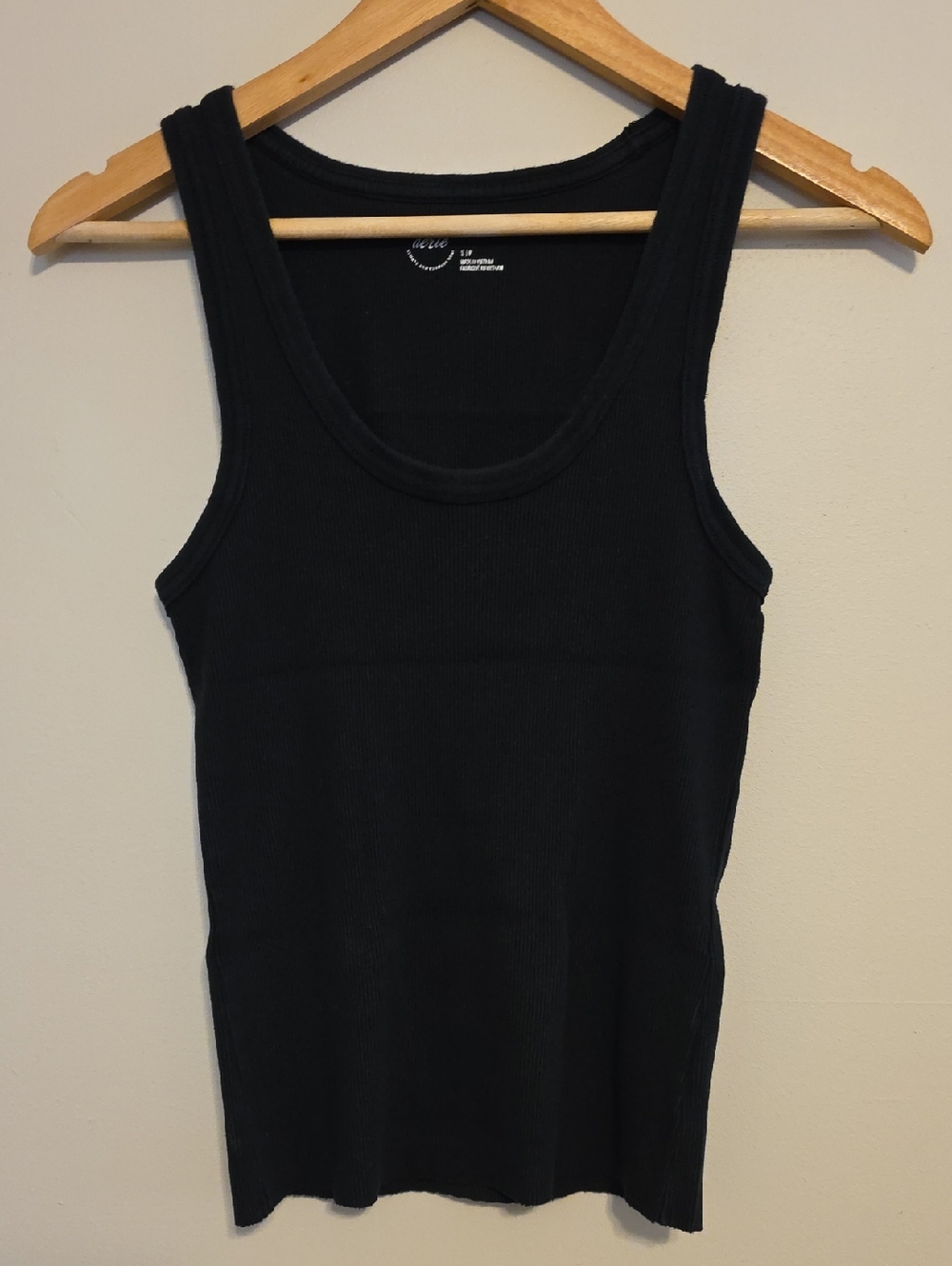 American Eagle Outfitters Black Ribbed Scoop Tank